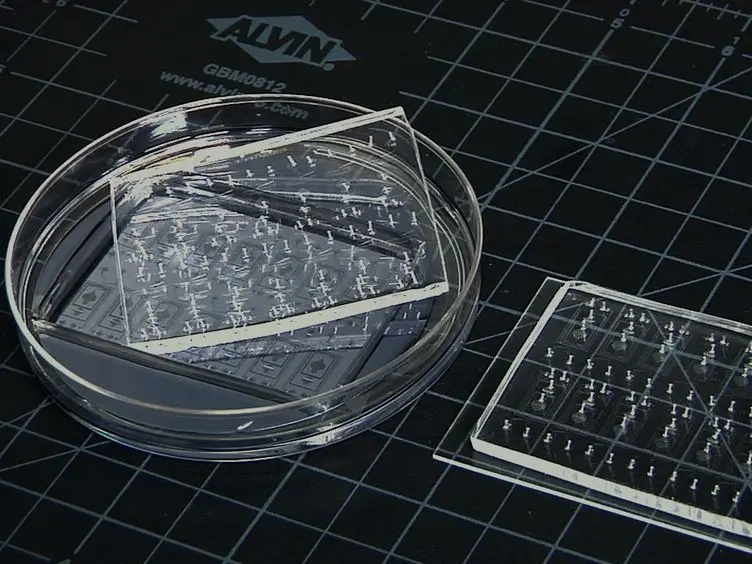 Picoinjection of Microfluidic Drops Without Metal Electrodes