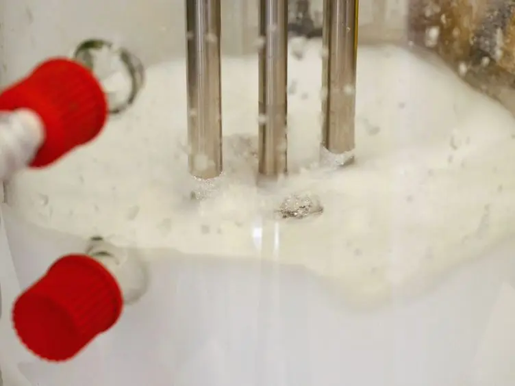 Manufacture of Concentrated, Lipid-based Oxygen Microbubble Emulsions by High Shear Homogenization and Serial Concentration