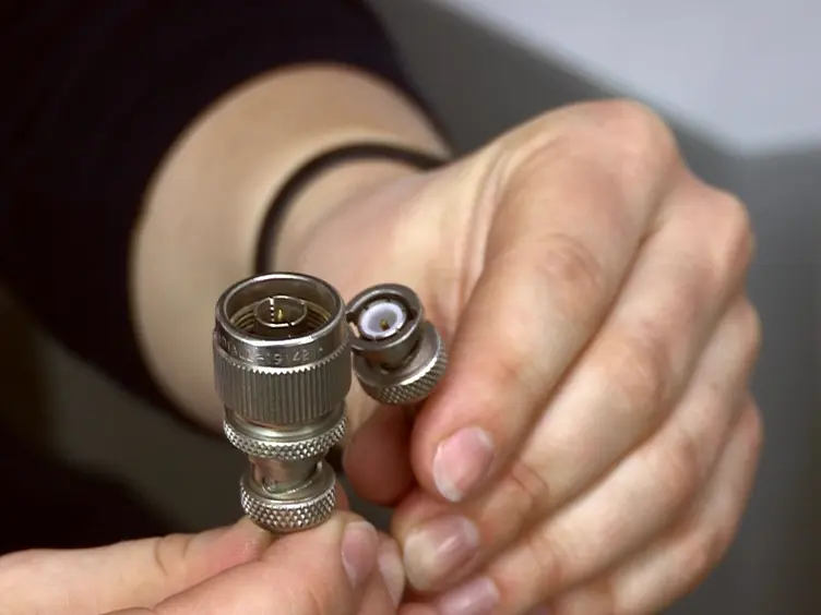 How to Ignite an Atmospheric Pressure Microwave Plasma Torch without Any Additional Igniters