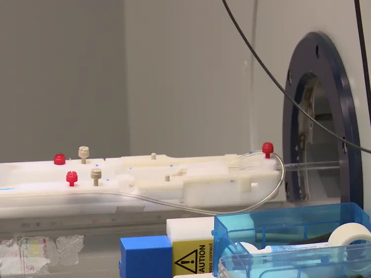 <em>In Vivo</em> Evaluation of Fracture Callus Development During Bone Healing in Mice Using an MRI-compatible Osteosynthesis Device for the Mouse Femur