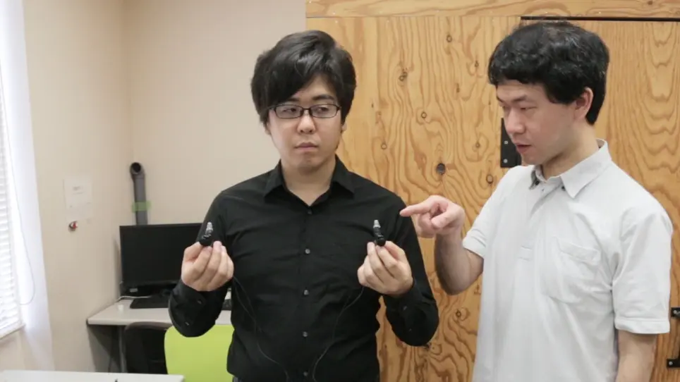 A Method to Study Adaptation to Left-Right Reversed Audition