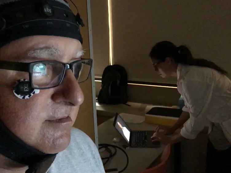 Using Electroencephalography Measurements and High-quality Video Recording for Analyzing Visual Perception of Media Content