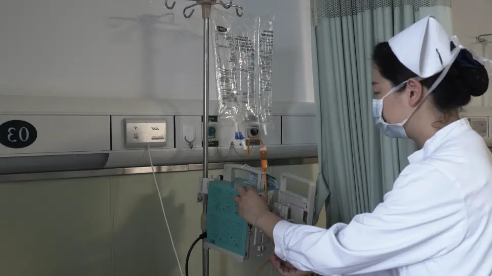 A Clinical Trial Assessing the Safety, Efficacy, and Delivery of Olive-Oil-Based Three-Chamber Bags for Parenteral Nutrition