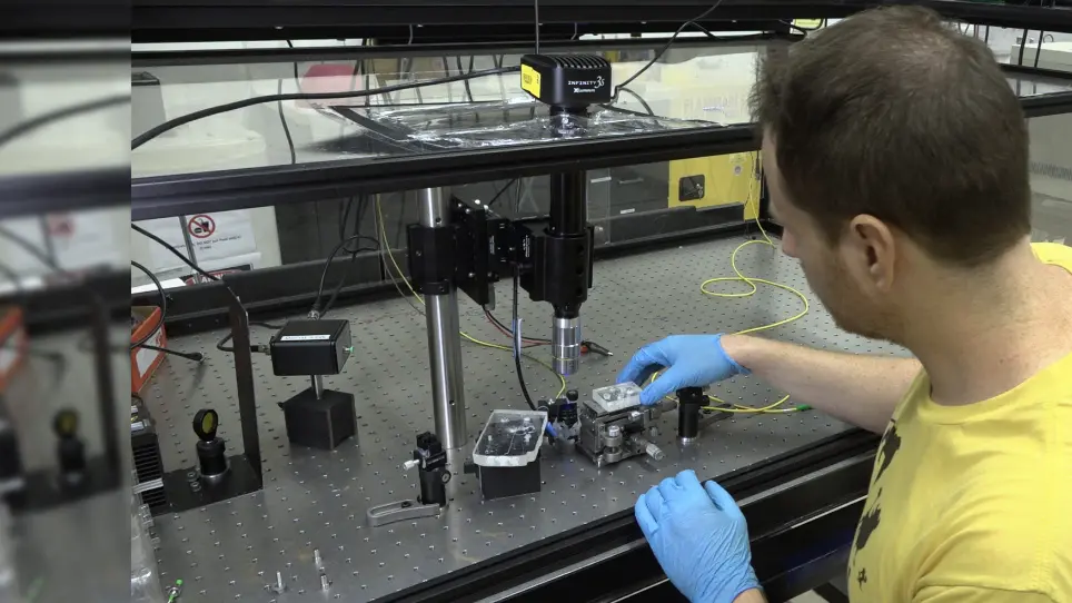 Design and Fabrication of an Optical Fiber Made of Water