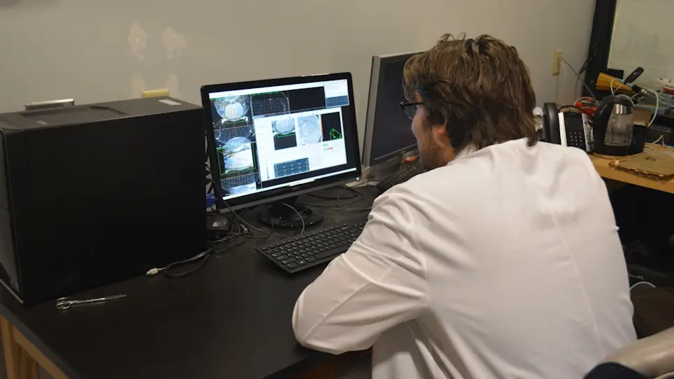 Targeted Neuronal Injury for the Non-Invasive Disconnection of Brain Circuitry