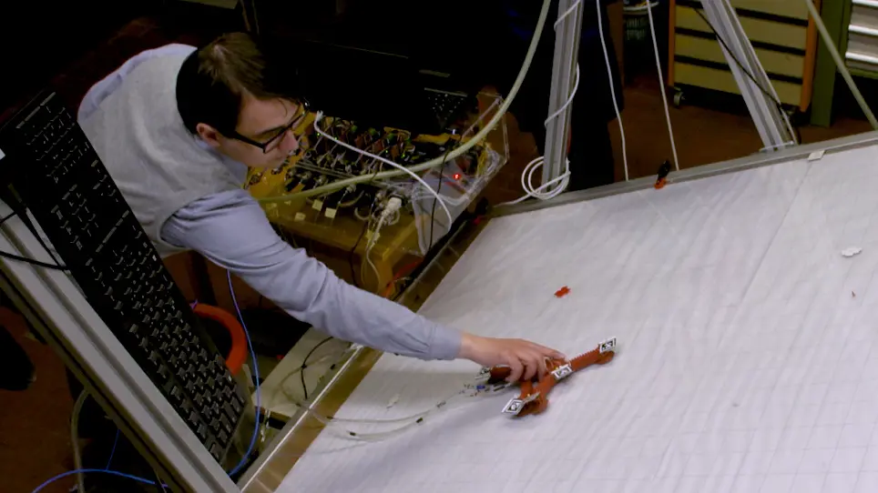 Manufacturing, Control, and Performance Evaluation of a Gecko-Inspired Soft Robot
