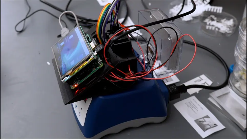 Open-Source Miniature Fluorimeter to Monitor Real-Time Isothermal Nucleic Acid Amplification Reactions in Resource-Limited Settings