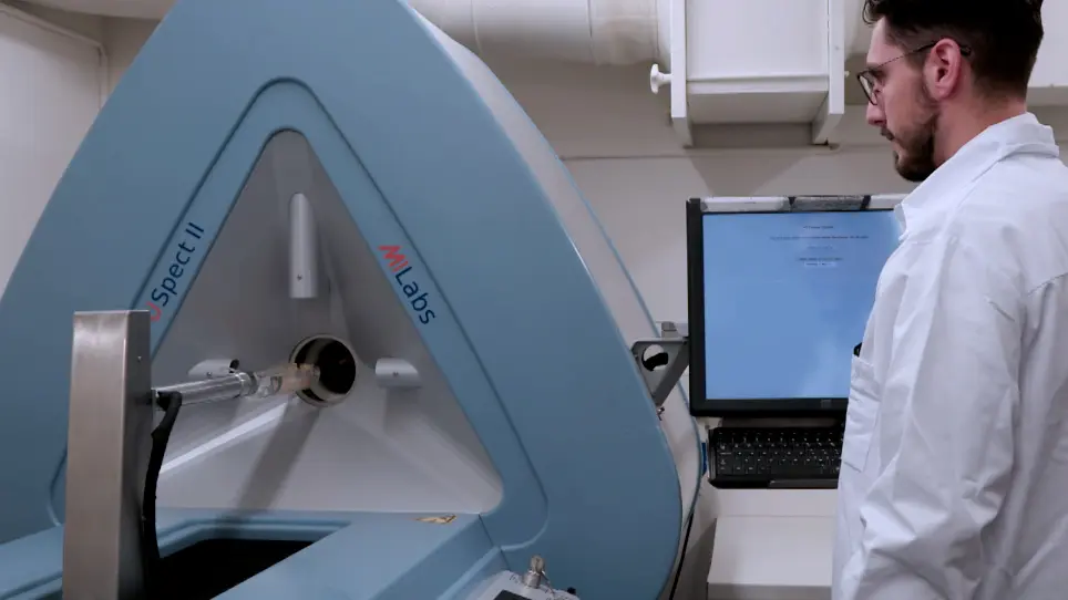 Fluorescence-Activated Cell Sorting-Radioligand Treated Tissue (FACS-RTT) to Determine the Cellular Origin of Radioactive Signal