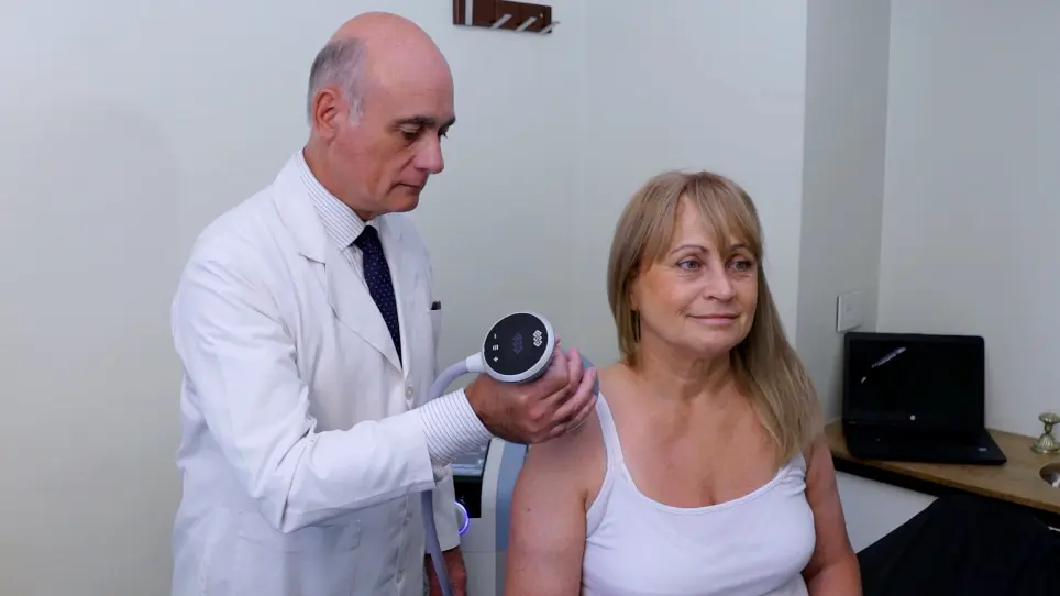 Treatment Protocol for Rotator Cuff Calcific Tendinitis Using a Single-Crystal Piezoelectric Focused Shock Wave Source