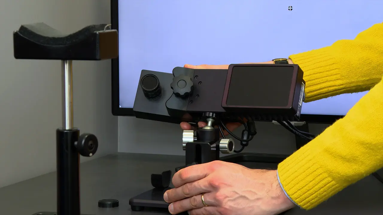 Motion-Acuity Test for Visual Field Acuity Measurement with Motion-Defined Shapes