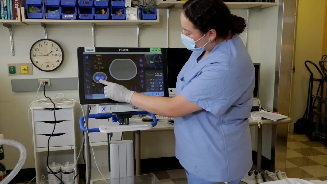 Monitoring Lung Function with Electrical Impedance Tomography in the Intensive Care Unit